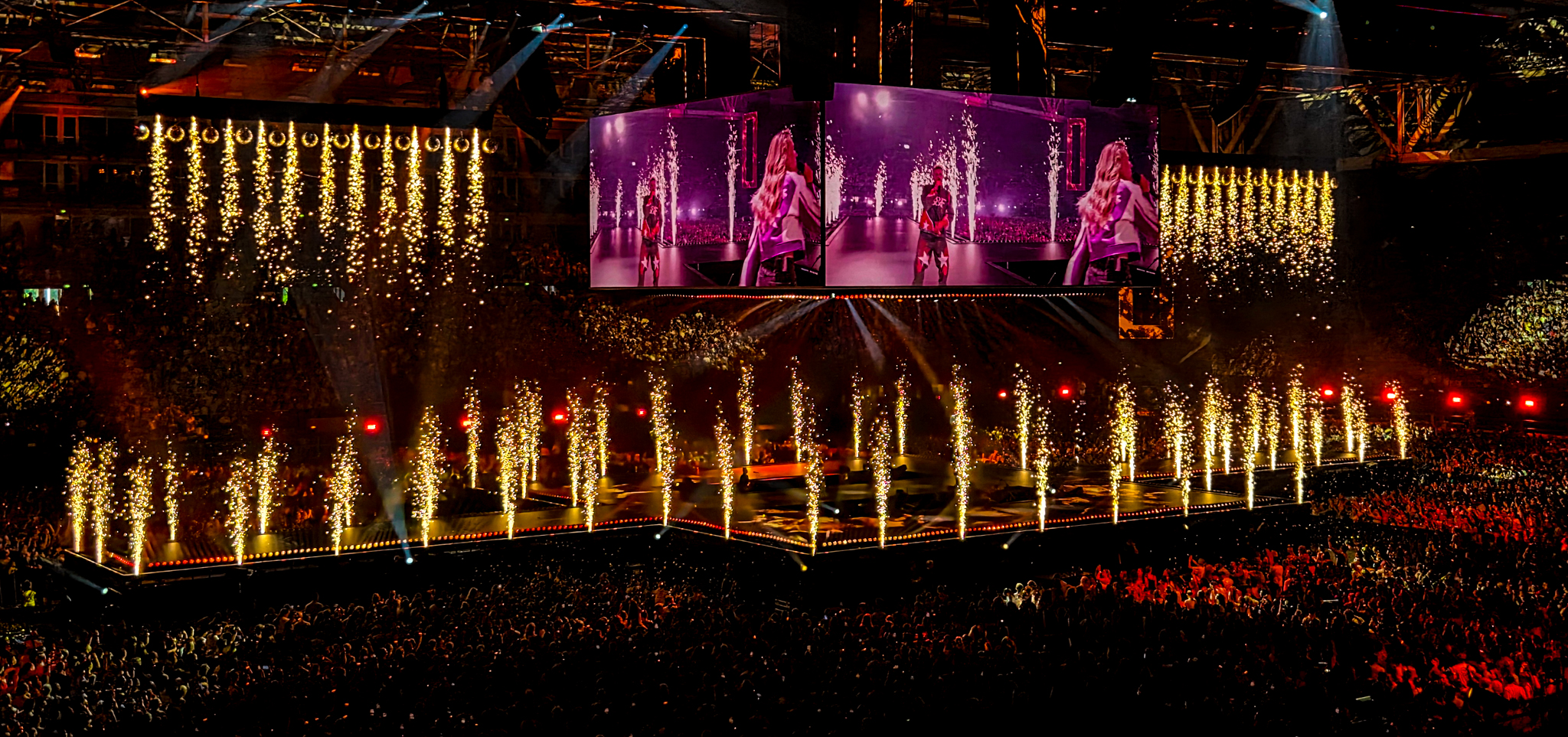 Vuurwerk bij Suzan en Freek concert
